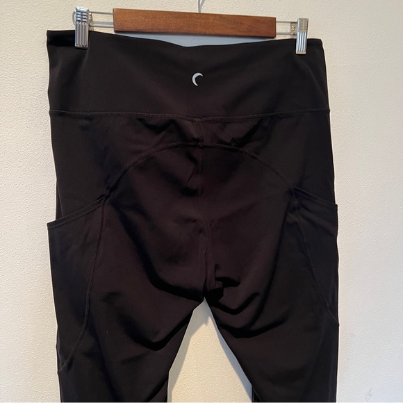 Zyia Active Black Flower Power Luxe Two Pocket Leggings - Picture 6 of 12